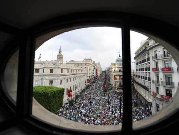 Vista de la manifestaci&oacute;n en la Avenida.

Foto: Antonio Pizarro / Juan Carlos Mu&ntilde;oz