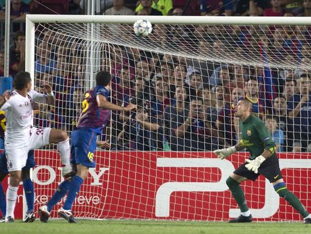 El Barcelona no consigui&oacute; pasar del empate ante un Mil&aacute;n muy a la italiana.

Foto: efe