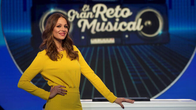Eva González, anfitriona con buen humor de 'El gran reto musical'.