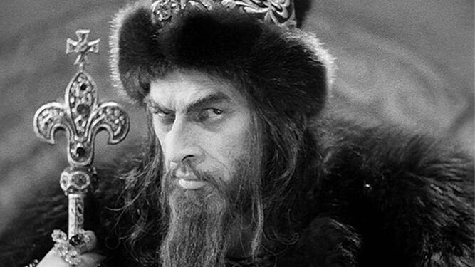 El actor Nikolái Cherkásov como 'Iván El Terrible' en la película de Serguéi Eisenstein.
