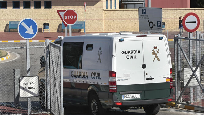 Momento en el que el furgón de la Guardia Civil que conduce a Pacheco entra en Puerto III. Era el 24 de octubre de 2014.