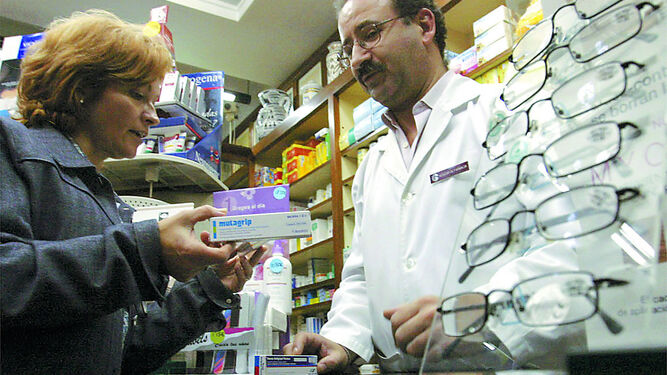 El profesional de farmacia asume un rol cada vez más importante en el manejo y la información sobre medicamentos.