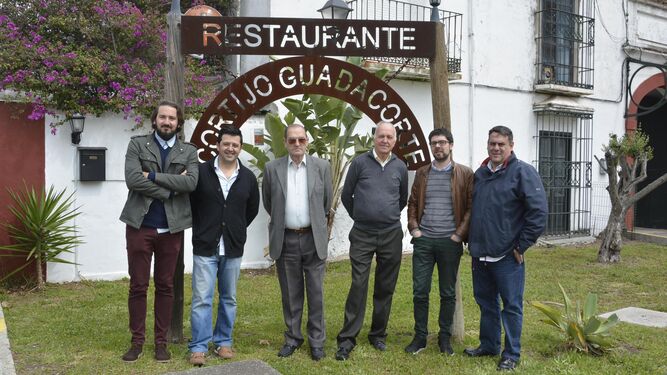 Alessio González, Chano García, José Luis Garcés, Francisco Durán, Alberto Rodríguez y Rubén Almagro, ayer en El Cortijo.
