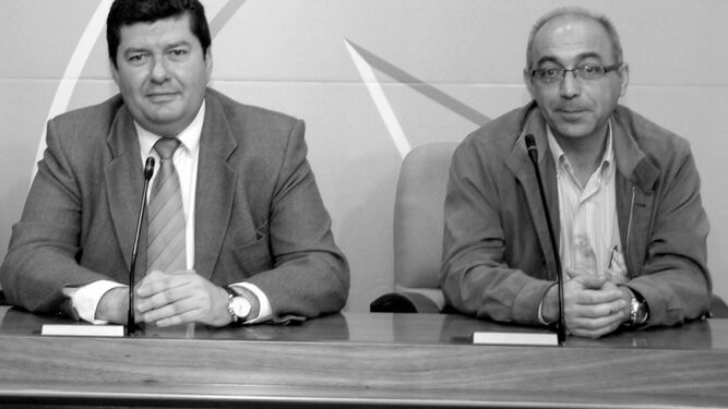 Los socialistas Alonso Rojas y Antonio Rodríguez en una imagen de archivo.