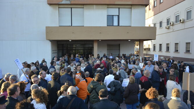 La concentración contra el cierre de la residencia que tuvo lugar el pasado día 7.