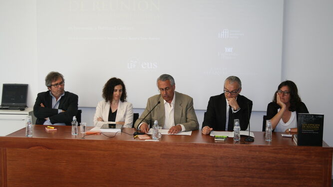 El director de Baelo Claudia,  Ángel Muñoz, durante su intervención en la presentación del libro ayer.