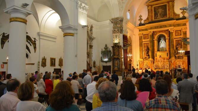 La parroquia Santa María Coronada, durante la misa y el pregón, ayer.