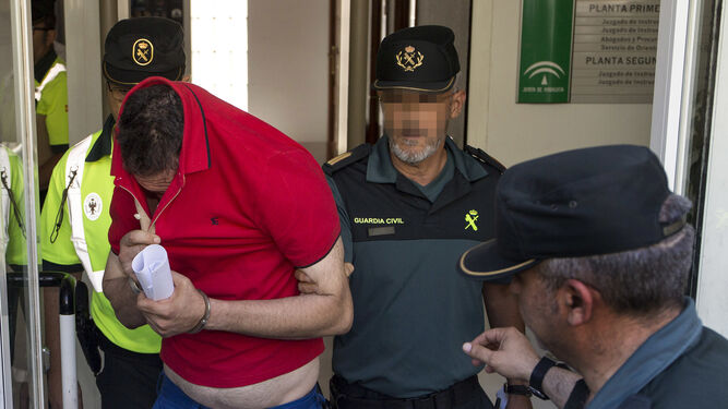 El sargento de la Guardia Civil detenido en los juzgados de Torremolinos.