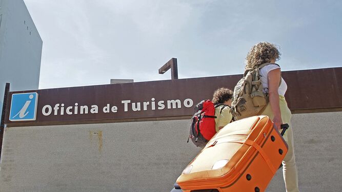 La oficina de Turismo de Algeciras, en la calle San Juan de la Cierva.
