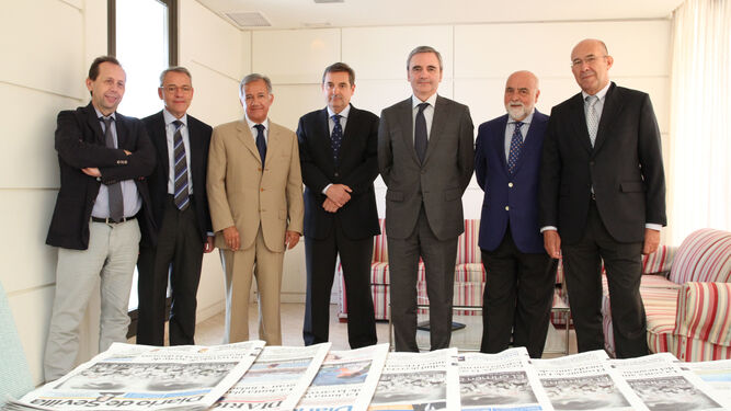 Foto de grupo del jurado de los premios a la Excelencia de las pymes andaluzas  de Caixabank.