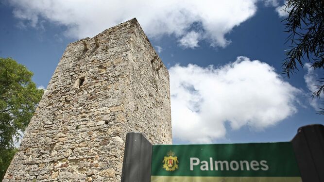 La torre del parque del núcleo de Palmones.