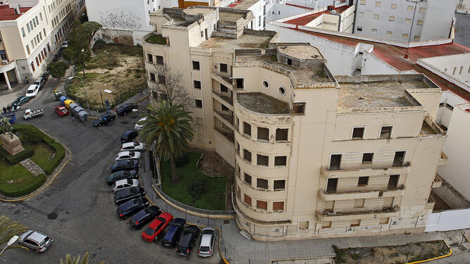 Vista aérea del edificio del Olivillo, en Cádiz.