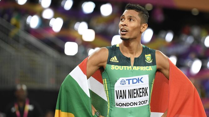 Van Niekerk, al término de la final de la carrera de 200 metros del jueves.