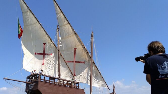 La réplica de la carabela 'Boa Esperança', que atracará el jueves en el puerto de Algeciras.
