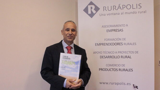 Como socio director de Rurápolis, Molinero está especializado en mundo rural.