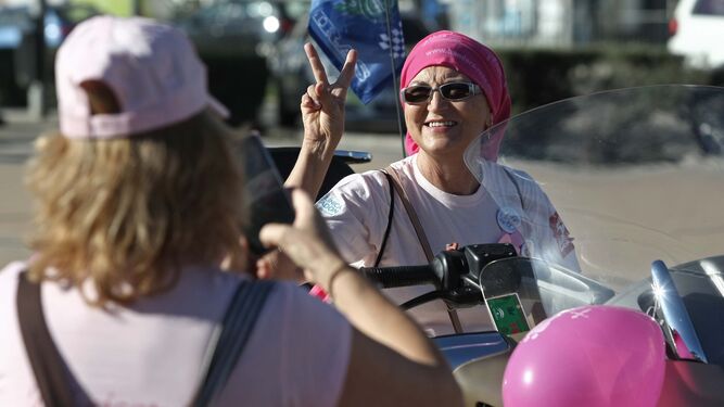 La marea rosa reivindica más medios contra el cáncer de mama