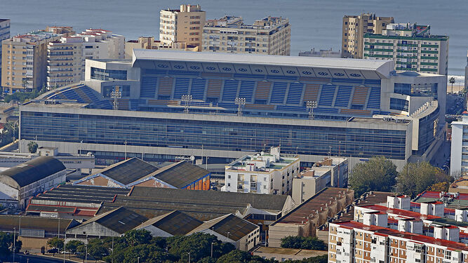 Imagen aérea del estadio Ramón de Carranza de Cádiz.