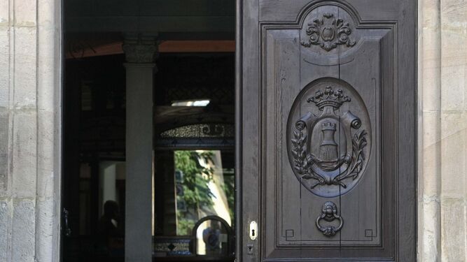 La puerta de entrada del Ayuntamiento de Algeciras.