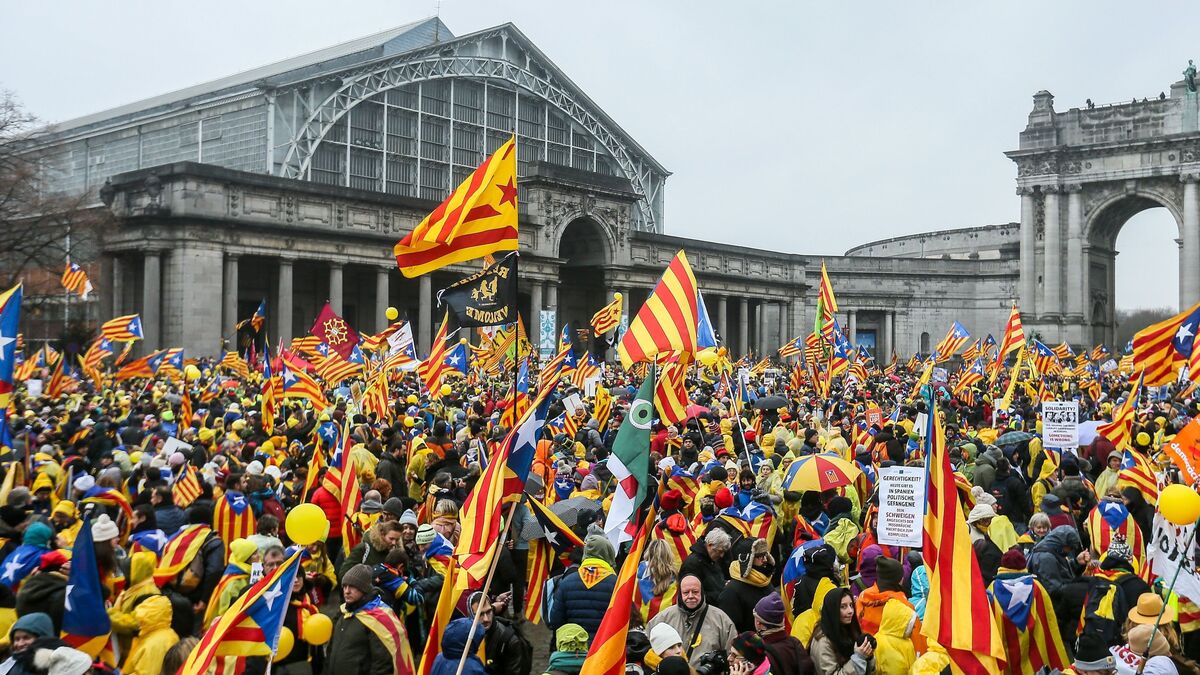 Cientos de personas por la independencia en Bruselas