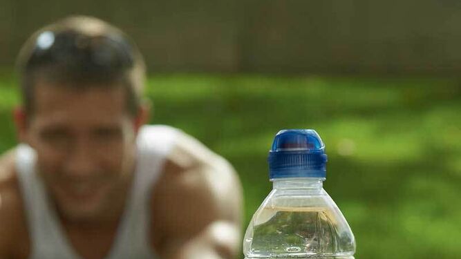 La alimentación equilibrada, el ejercicio y la hidratación son fundamentales.