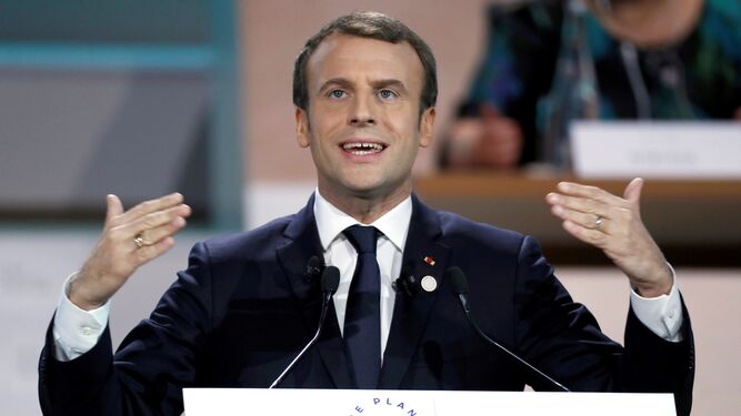 Emmanuel Macron, pronunciando su discurso en la cumbre del clima de París.