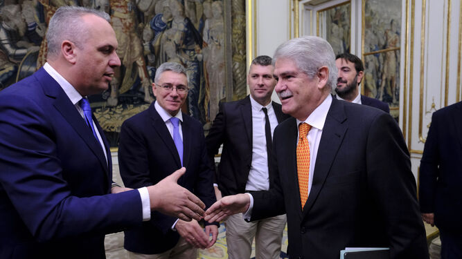 El ministro Dastis recibe a los alcaldes del Campo de Gibraltar