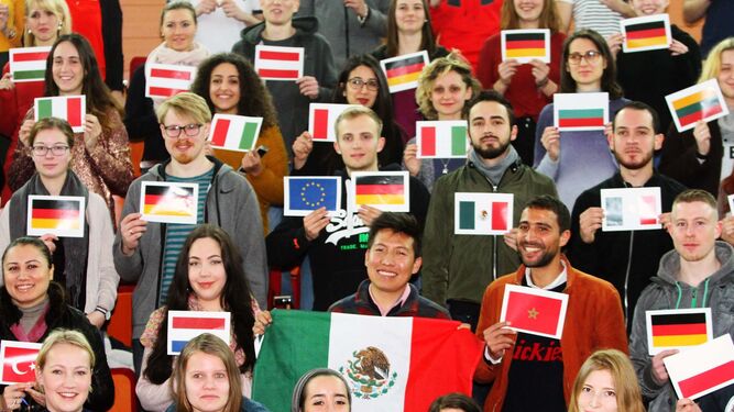 La universidad de Huelva da la bienvenida a los nuevos estudiantes Erasmus, en im&aacute;genes