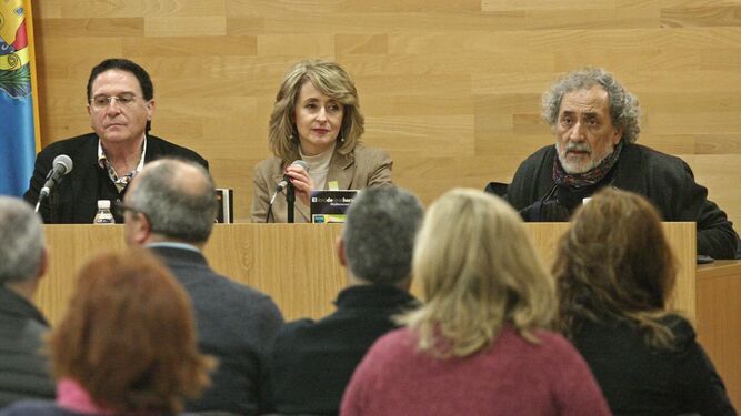 Álvaro Áñvarez, Pilar Pintor y José Chamizo, ayer en Algeciras.