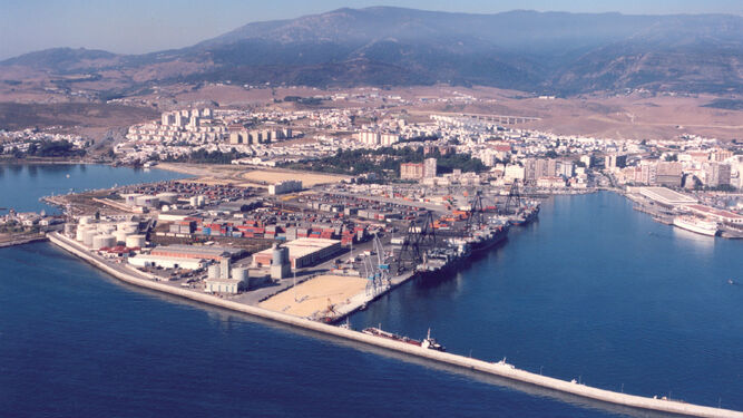 Vista cenital del Puerto Bahía de Algeciras en año 1987.