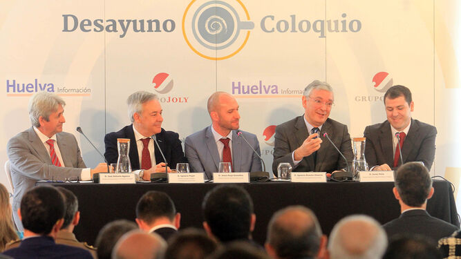 José Antonio Agüera, Ignacio Pujol, Jesús Rojo González, Ignacio Álvarez-Ossorio y Javier Peña esta mañana en la Casa Colón