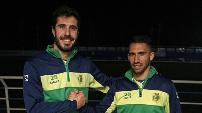 Dani Hedrera y Biri, posan el día de su primer entrenamiento con Los Barrios el pasado mes de enero.