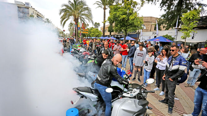 Las motos inundan el centro de Jerez