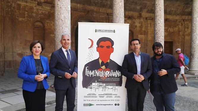 El consejero de Cultura (arriba) visitó ayer la Alhambra para presentar la obra.
