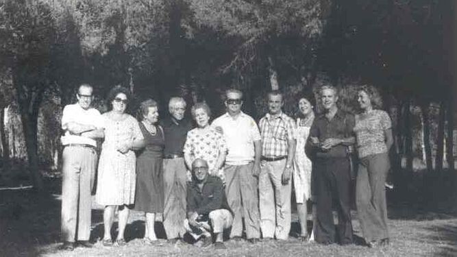 Antonio y sus hermanos y hermanas, con sus cónyuges, en 1960 en Cádiz.