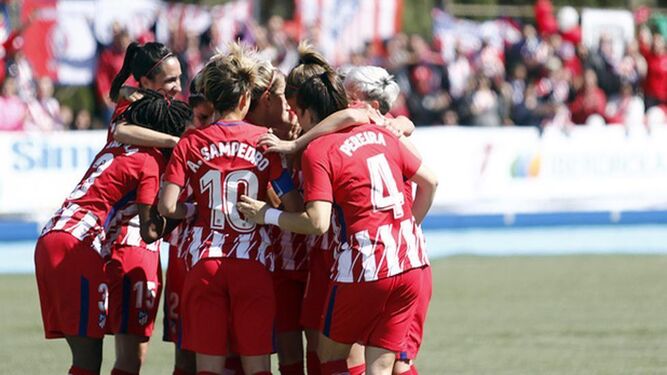 El Atlético Femenino celebra su título de liga, el pasado domingo.