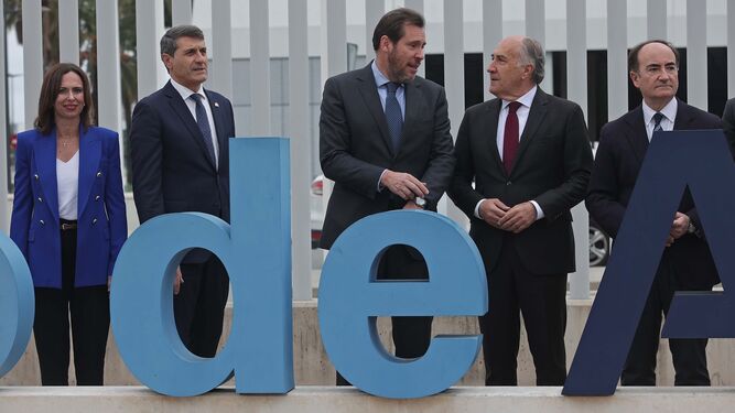 Rocío Díaz, Pedro Fernández, Óscar Puente, José Ignacio Landaluce y Gerardo Landaluce, el pasado día 1, en Algeciras.
