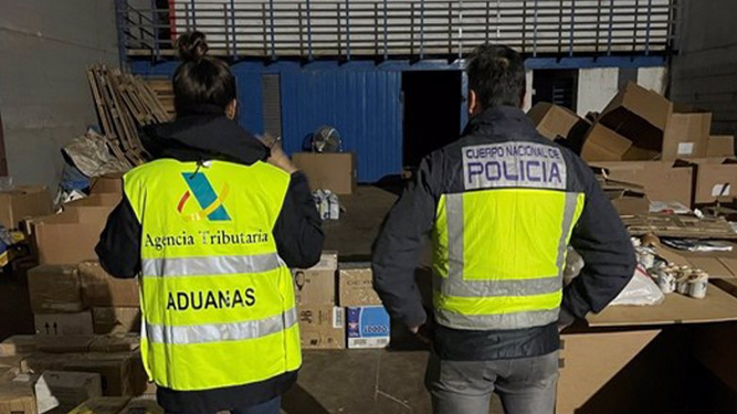 Intervenidos más de mil kilos de picadura de tabaco de contrabando y dos detenidos por su venta
