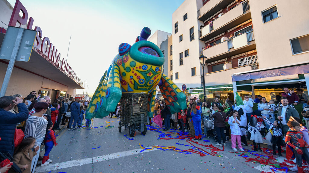 B&uacute;scate en las fotos de la cabalgata del Carnaval de San Roque