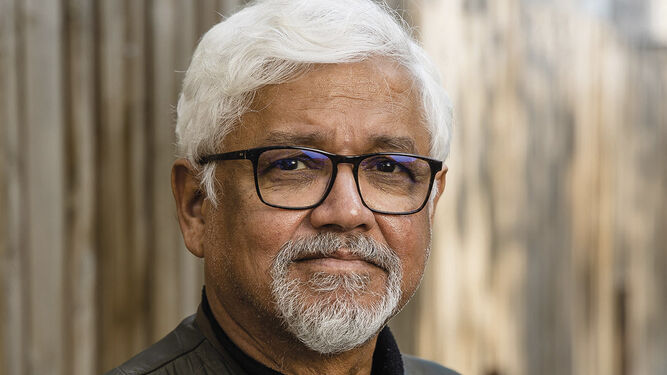 El escritor indio, afincado en Nueva York, Amitav Ghosh (Calcuta, 1956)