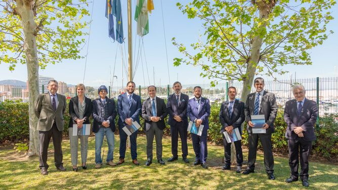 El Puerto de Algeciras entrega los nombramientos a los nuevos capitanes de la Corporación de Prácticos.