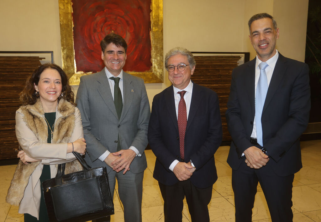 FORO JOLY. D.Margaritis Schinas.    Cristina Amador, Daniel Escalena, Enrique Millo y Fernando Ferrero
