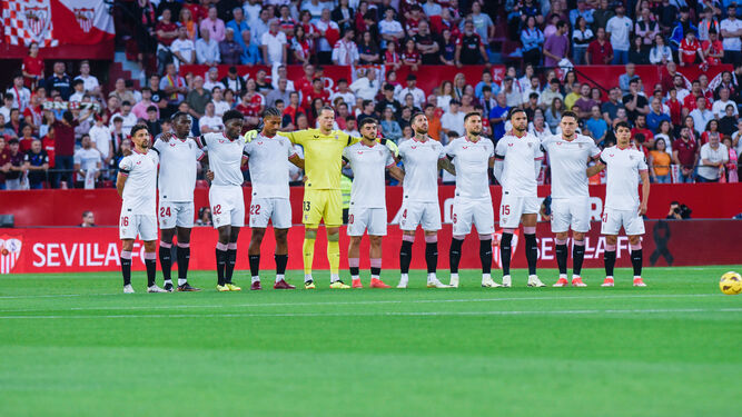 El Sevilla guarda un minuto de silencio antes del partido frente al Mallorca