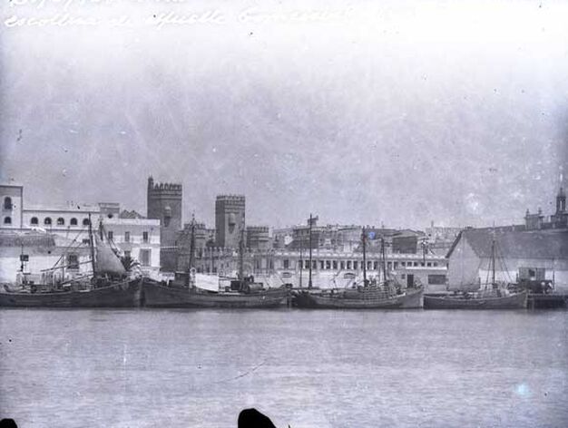 1950. Otra vista del puerto de El Puerto de Santa Mar&iacute;a