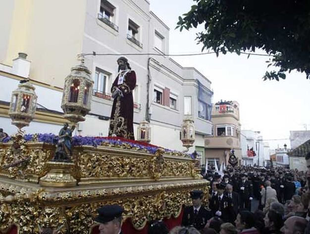 El Cristo del Medinaceli procesionando por las calles de Algeciras

Foto: J.M.Q./Shus Teran/Erasmo Fenoy/Paco Guerrero
