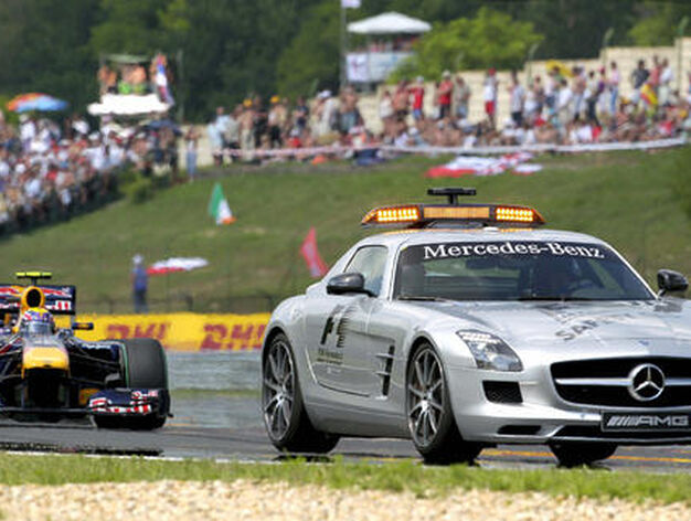 Fernando Alonso acaba segundo por detr&aacute;s de Webber en el Gran Premio de Hungr&iacute;a. / EFE
