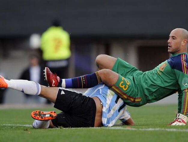 Espa&ntilde;a cae goleada ante Argentina en el Monumental de Buenos Aires. / AFP