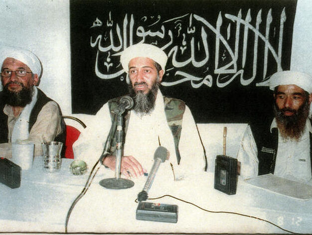Al Zawahiri y Osama en la grabaci&oacute;n de un comunicado.

Foto: AFP/Reuters/EFE