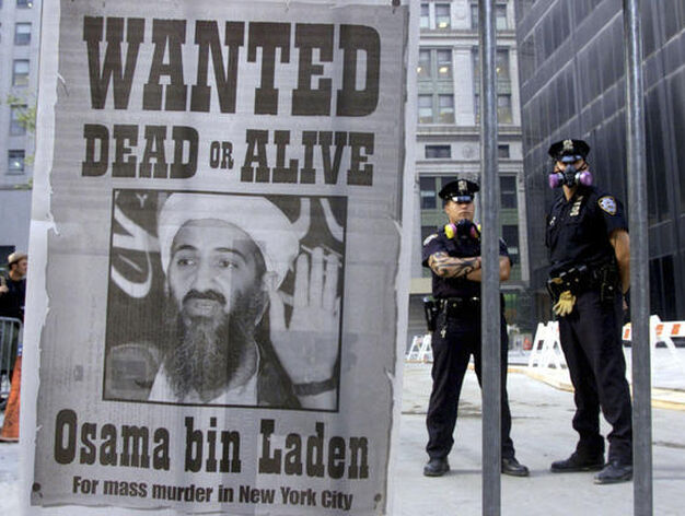 Un cartel de "se busca muerto o vivo" en las calles estadounidenses.

Foto: AFP/Reuters/EFE