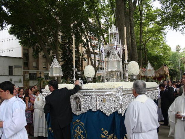 Celebraci&oacute;n del Corpus con una misa y una procesi&oacute;n

Foto: Fran Montes