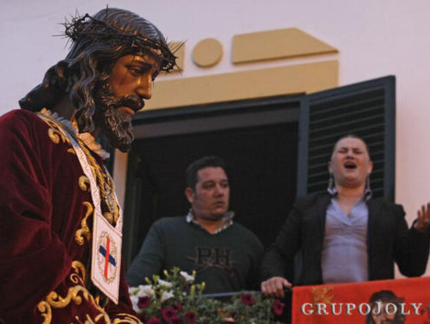 El Cristo del Medinaceli y Mar&iacute;a Sant&iacute;sima de la Esperanza arropados por los algecire&ntilde;os.

Foto: Erasmo Fenoy